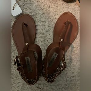 Steve Madden Gold / Tan Sandals